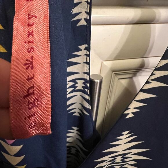 Multi color beautiful jumper
Eight Sixty Sz M - Picture 10 of 10